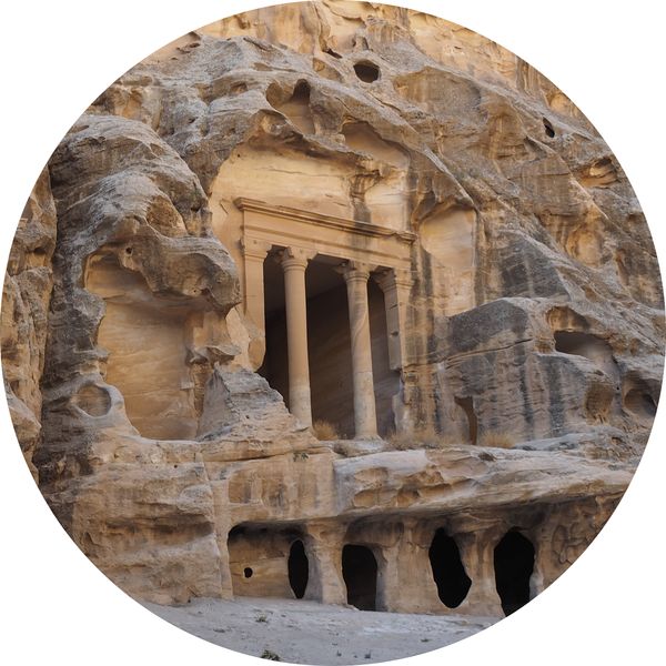 Triclinium, Little Petra • Jordanië